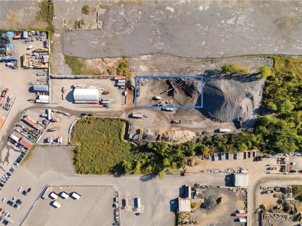 Terrain industriel � louer � 1362 Mont�e Masson, app. OP3, Laval (Duvernay)