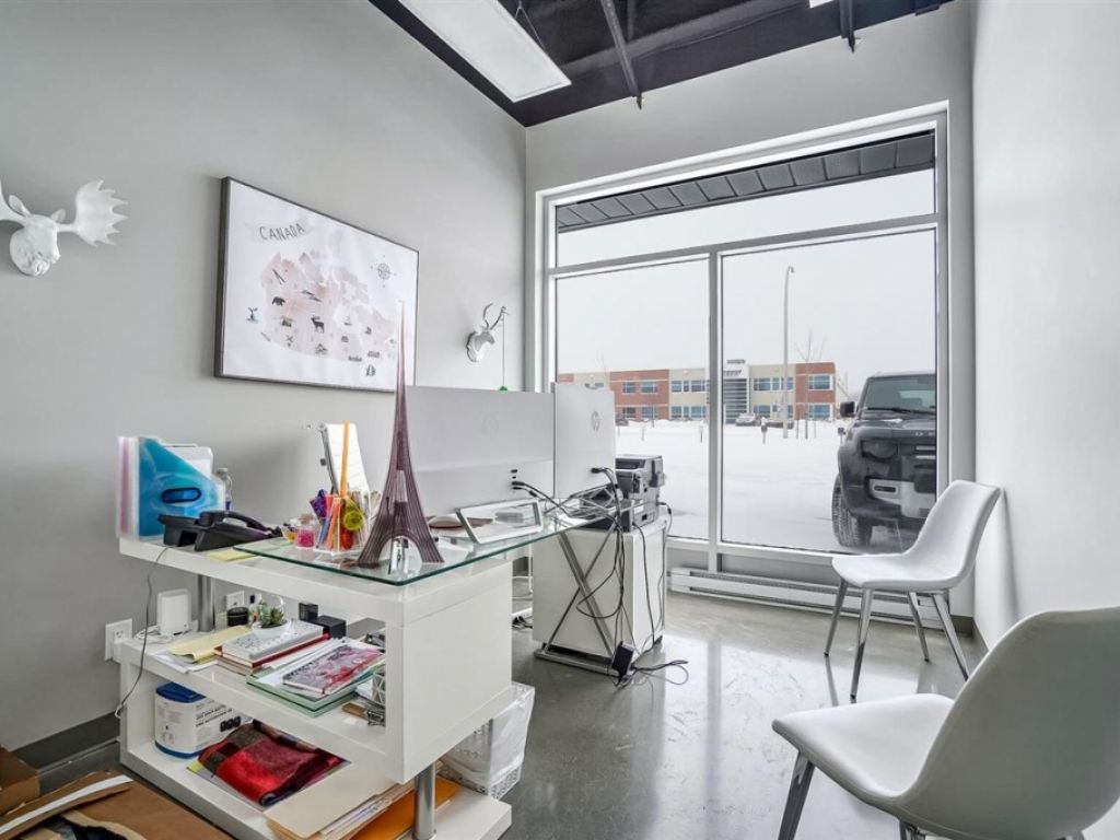 Industrial Condo for Sale or Rent � 4704 Rue Louis-B.-Mayer, Laval (Chomedey)