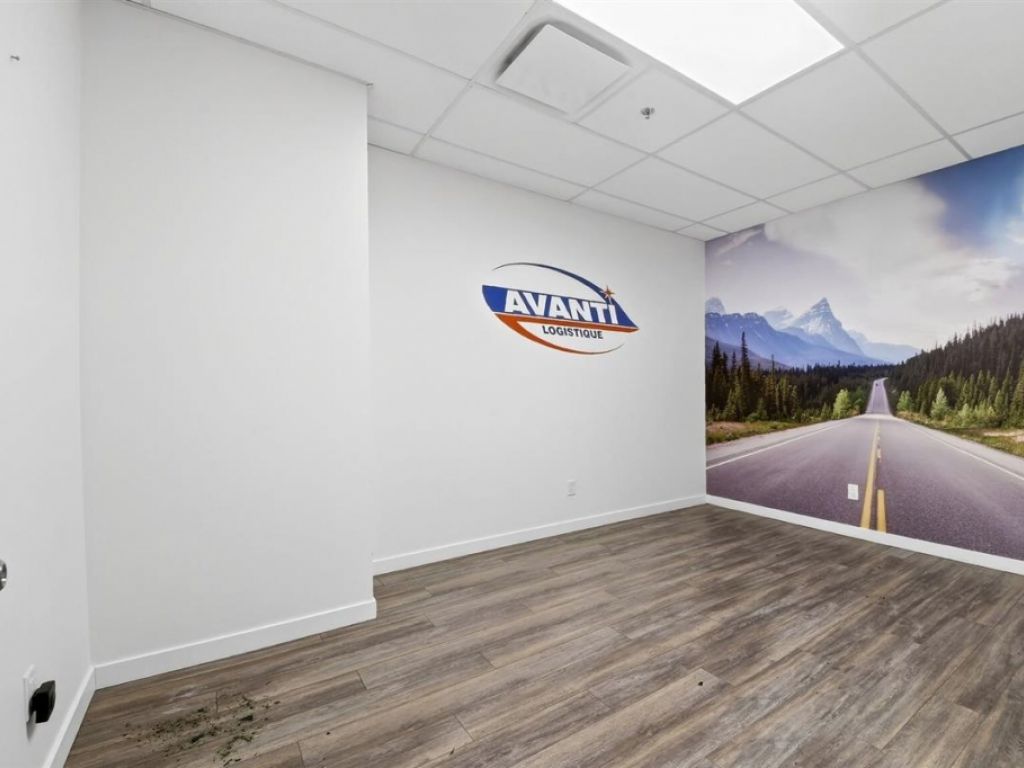 Espace bureau 1 548 pi� � Boisbriand (Ch. de la C�te Nord)