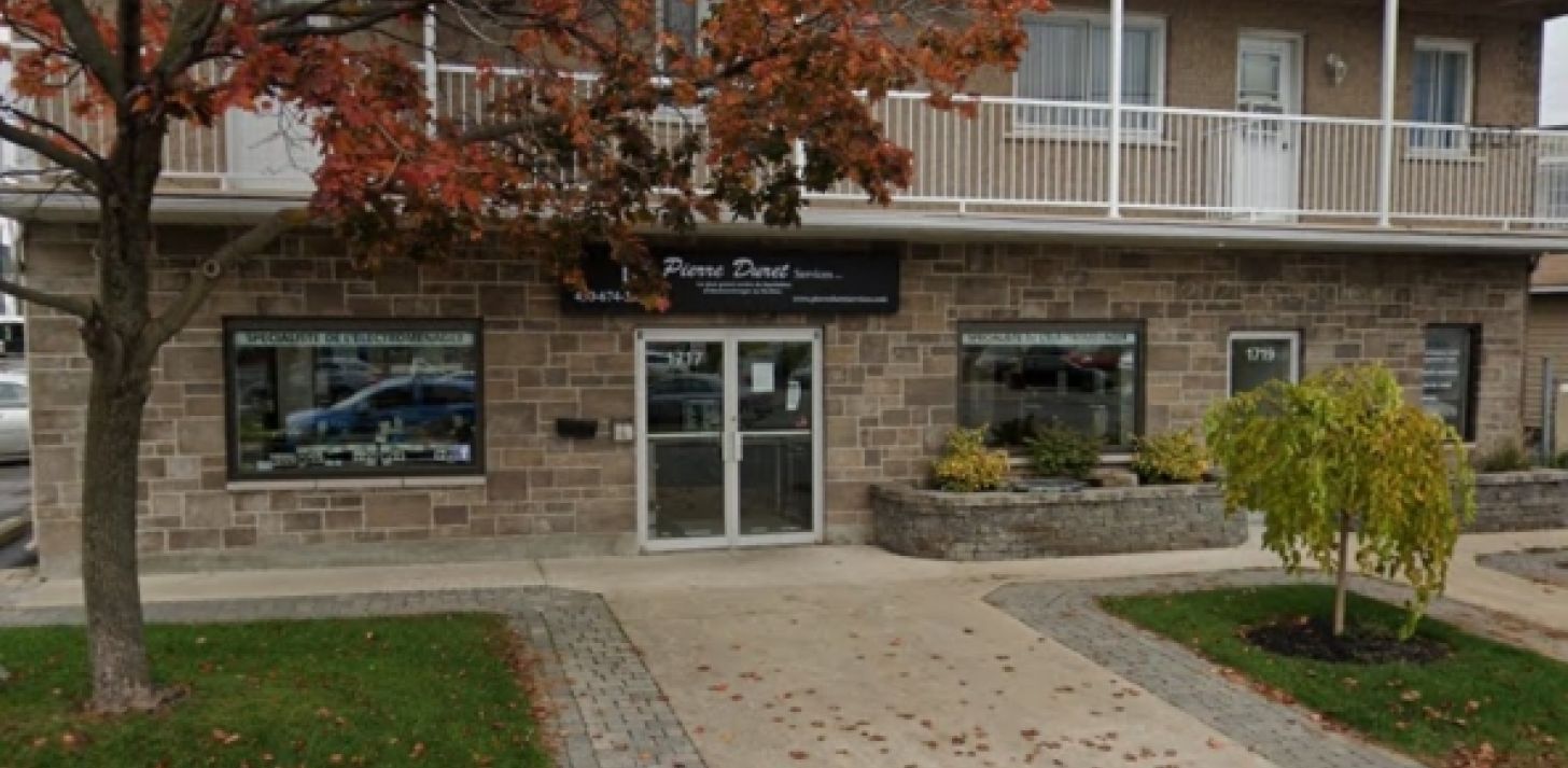 Spacious and perfectly located commercial space in Longueuil - For Rent