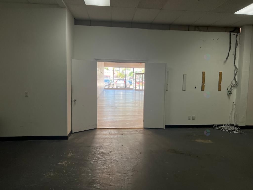 3,400 sqft Prime Location on Jean-Talon East St-Leonard