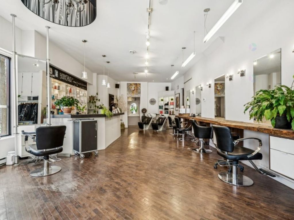 2663 sq. ft. Exceptional Visibility Ville-Marie Mtl