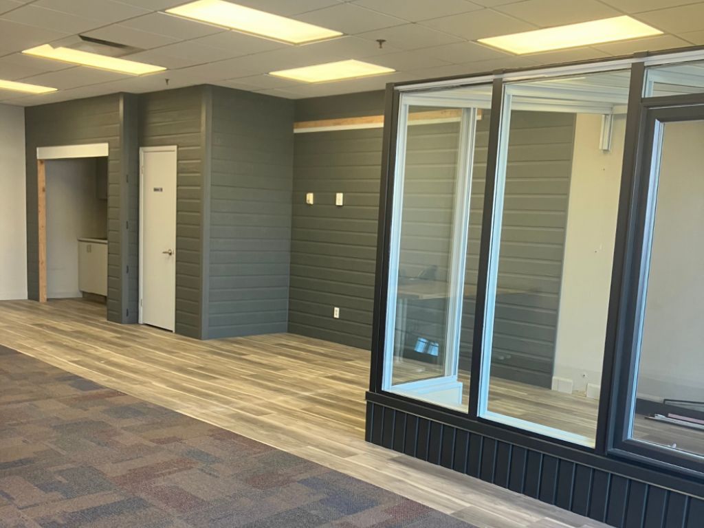 Local Commercial Bouvier-Lebourgneuf-Quebec 900pi2