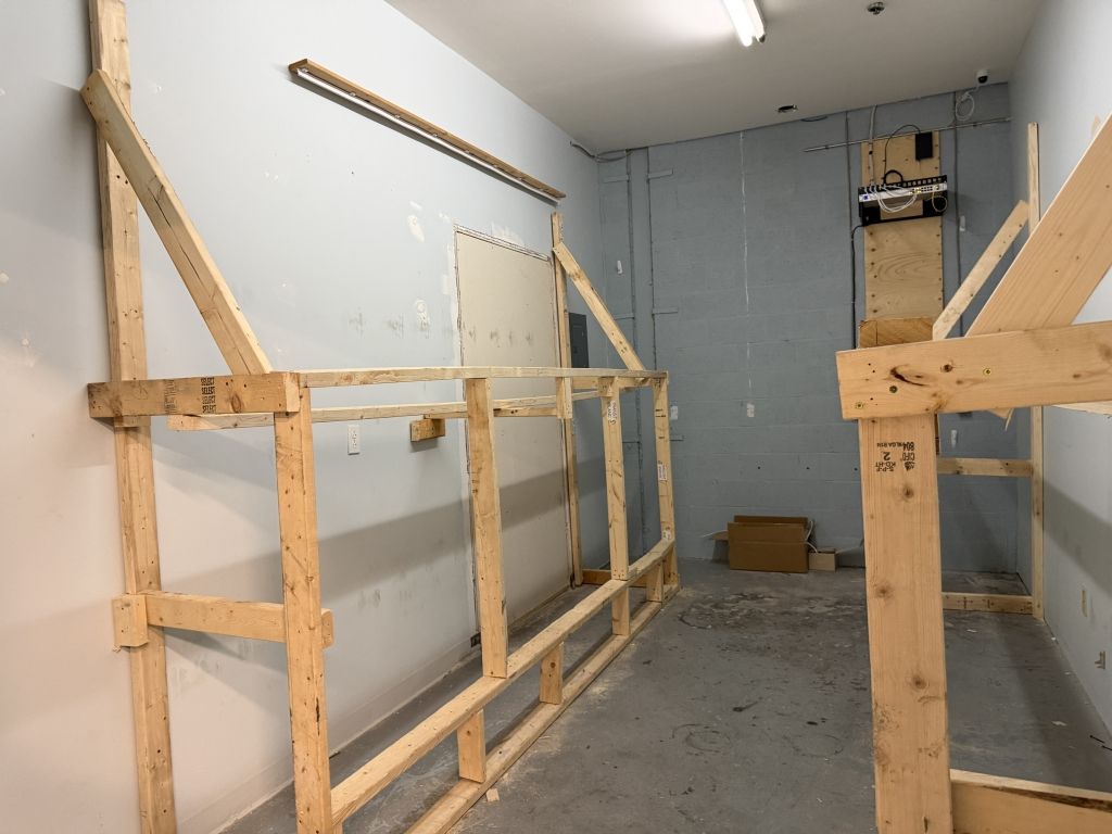 Espace industriel � louer de 1500 pi� avec bureau ferm� et quai de chargement Emplacement id�al