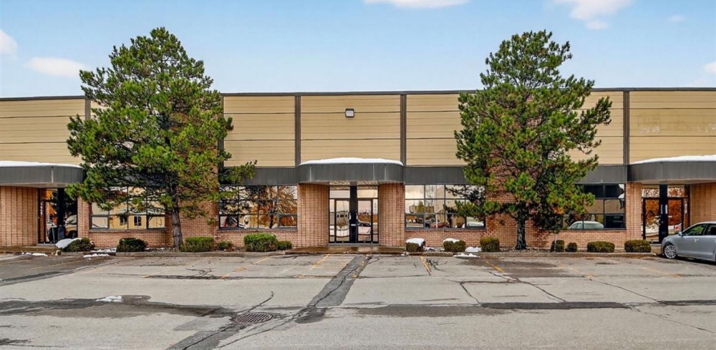 Espace industriel &agrave; louer � 1937 Rue Le Chatelier, local 1, Laval (Sainte-Rose) - &Agrave; louer