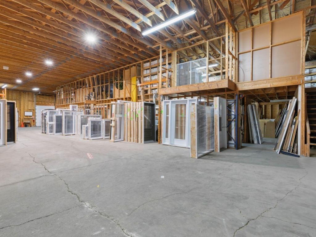 Immeuble comm/ind  vendre, showroom, entrept St-Basile
