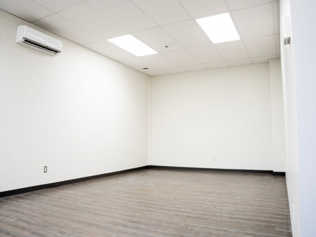 Office, showroom and warehouse