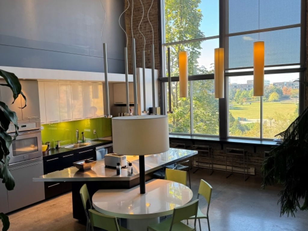 Technopôle Angus      2522 square feet