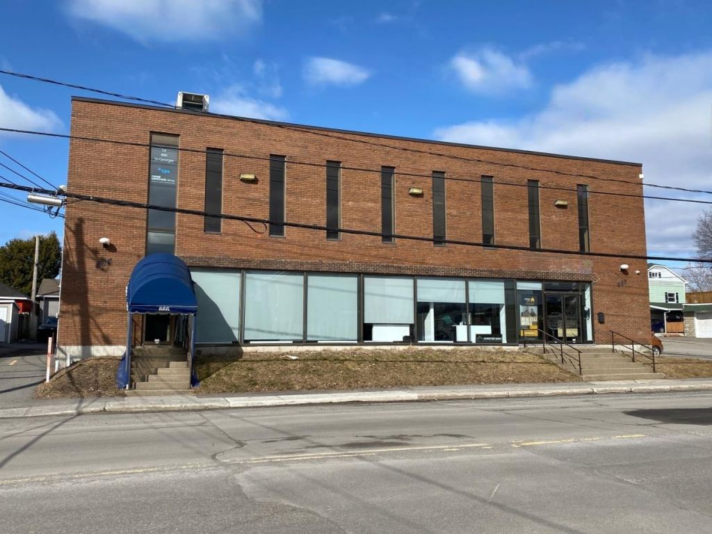 Large office space on 2nd floor, 3,300 sq. ft., St-Jerome (Lafontaine)