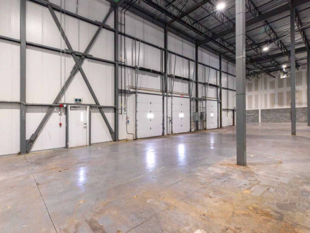 Local industriel � louer de 22 560 PI� | Laval