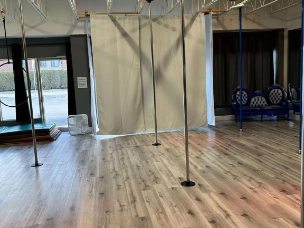 Besoin d'un studio de danse ou un local pour tout autres vnements? - Deux emplacements  votre disposition