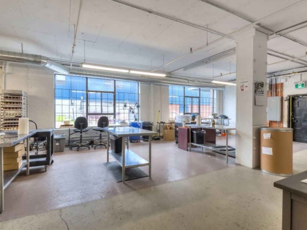 FOR RENT bright, renovated, air conditioned industrial space with 3 docks in Park Ex